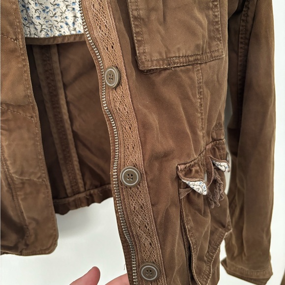 Y2K Vintage Woolrich Women's Brown Jacket w/ Lace Details and Floral Lining - Picture 3 of 6